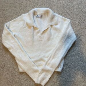 Hollister Cream V-Neck Sweater